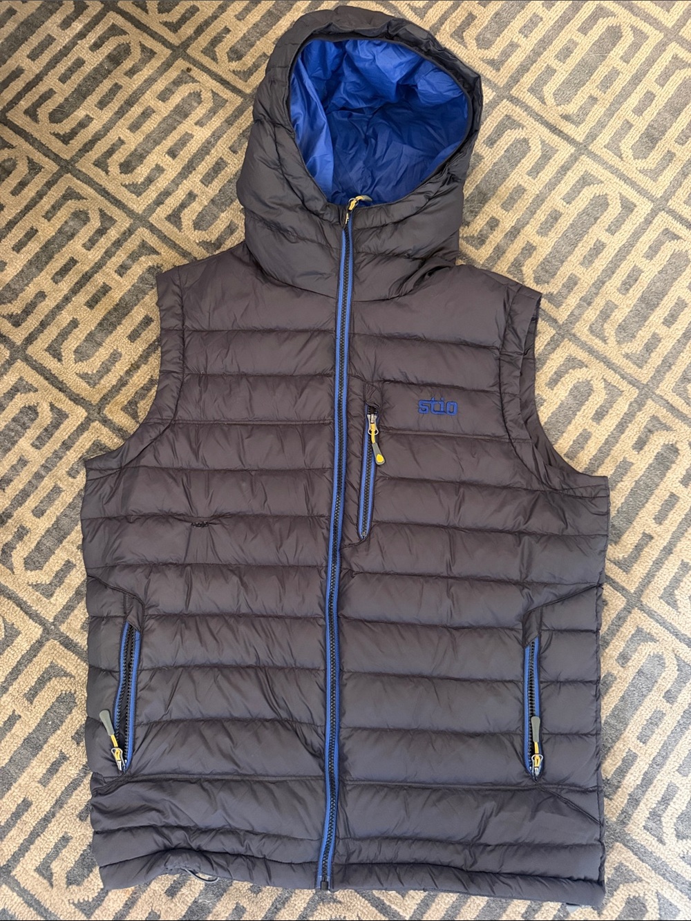 Stio Quilted Vest in navy either royal blue lining and detail